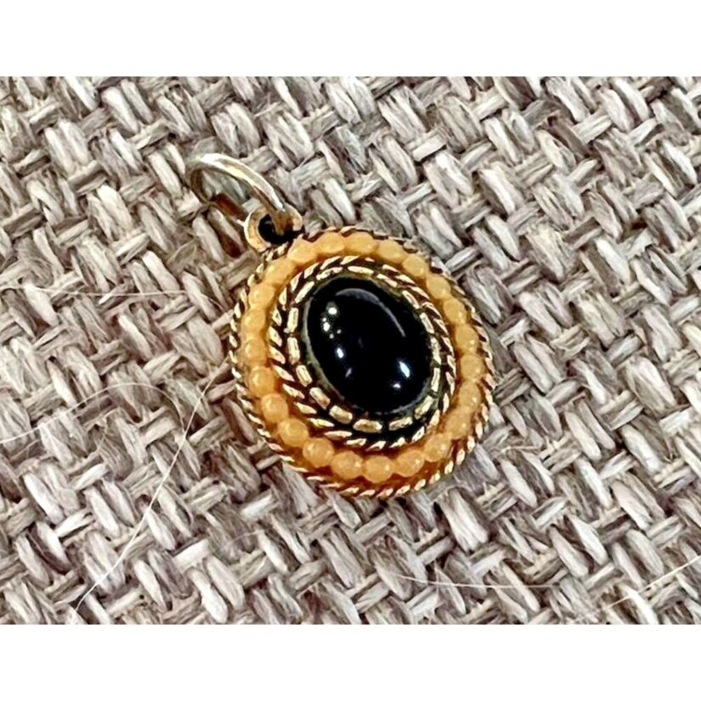 Vintage small gold‎ tone black cabochon victorian necklace pendant beaded lavish
